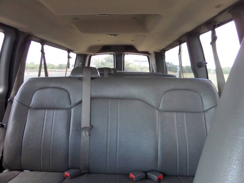 chevrolet express passenger 2019 1GAZGNFG0K1331896 image chevrolet express passenger 2019 1GAZGNFG0K1331896 image